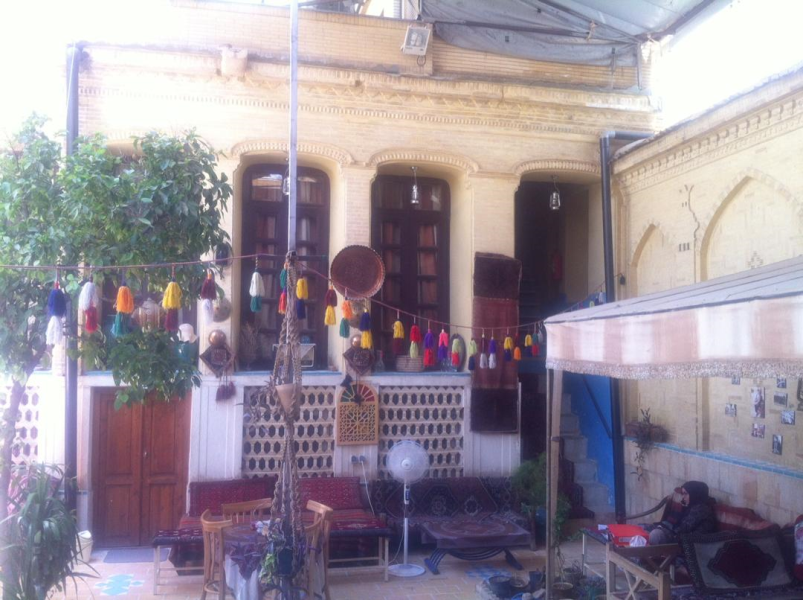 Golshan Hostel in Shiraz
