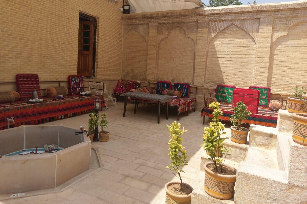 Sirah Traditional Guesthouse in Shiraz
